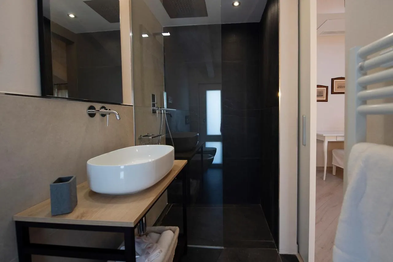Villino Micol Camere A Due Passi Dal Mare Marina Di Carrara Bed & Breakfast