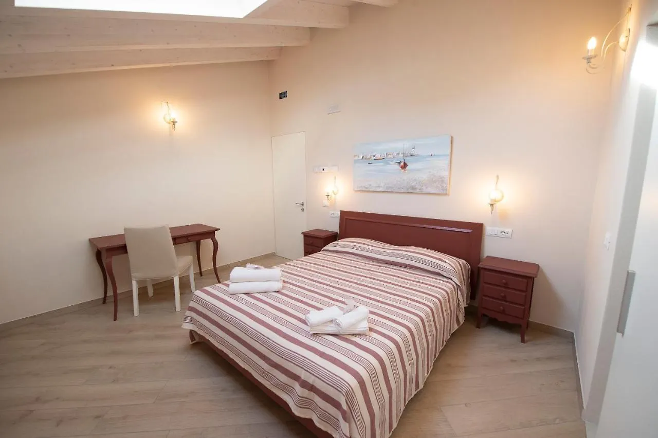 Bed & Breakfast Villino Micol Camere A Due Passi Dal Mare Marina Di Carrara